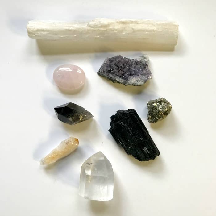 Tarot and Crystals and Rituals…oh my! A primer for working with Tarot and Crystals. Crystals for the tarot reader's office. 