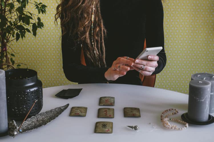 Phone tarot readings are the way (email too!) - The Tarot Lady