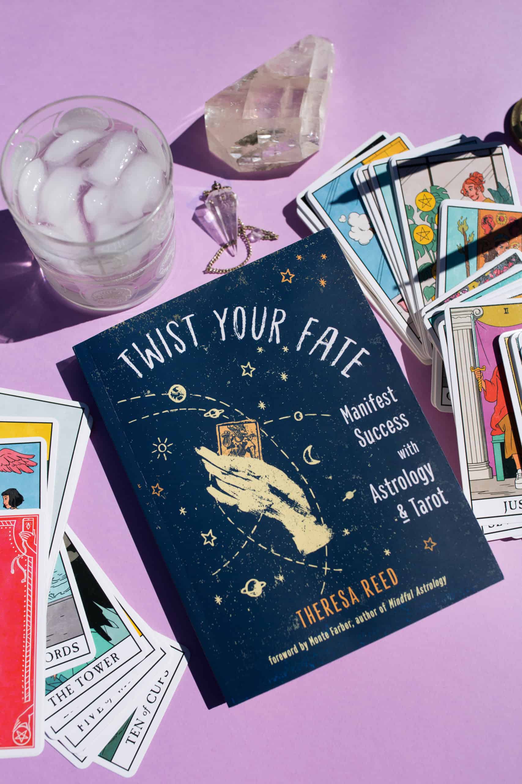 Tarot: No Questions Asked - Mastering the Art of Intuitive Reading 