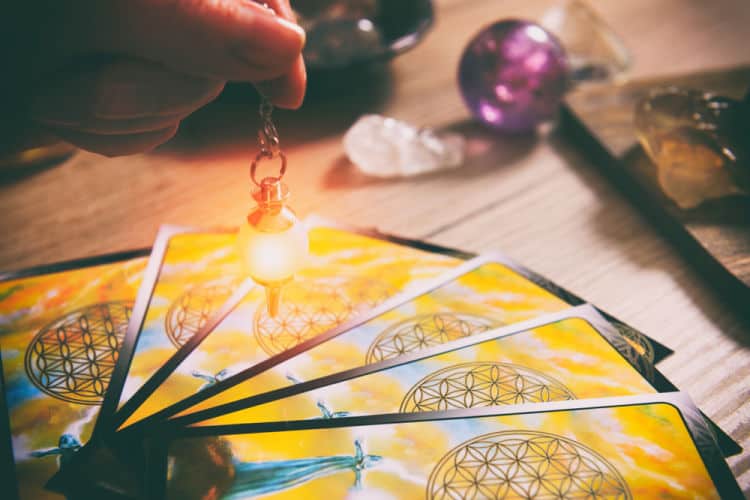 The Hit List - Mixed Messages: Combining multiple tarot with other divination tools